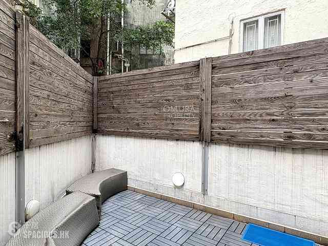 Sheung Wan - 8, Hillier Street 15