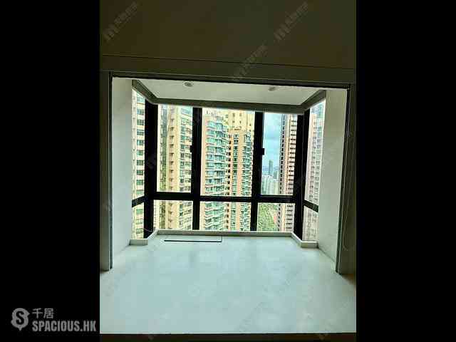 Mid Levels Central - Dynasty Court 18