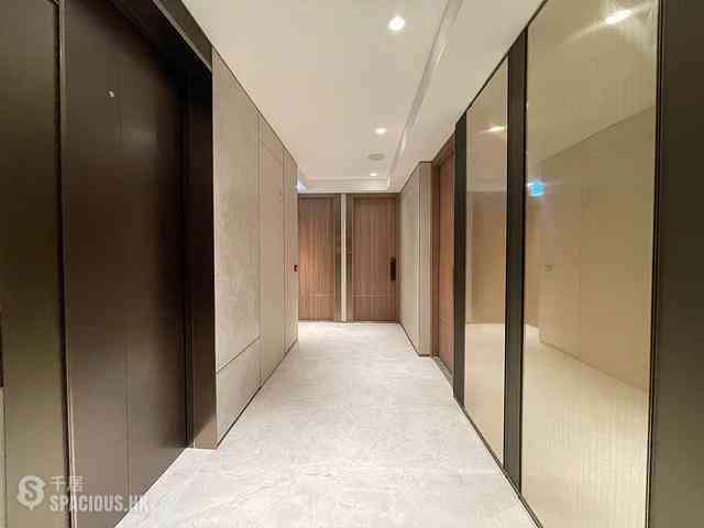 Sai Ying Pun - Des Voeux W Residence 04