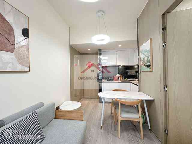 Sai Ying Pun - The Queens 02