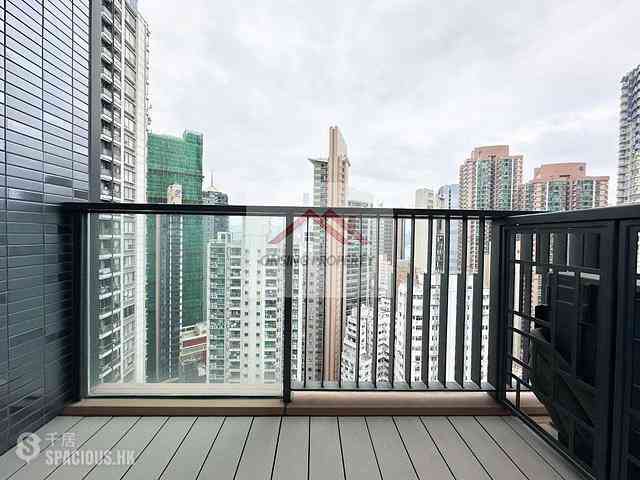 Sai Ying Pun - The Queens 01