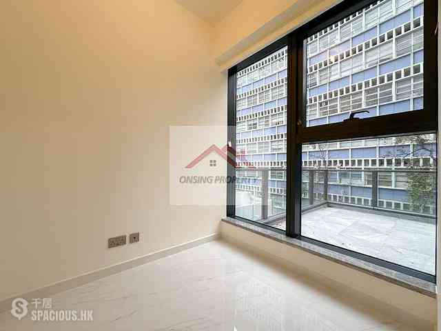 Sai Ying Pun - The Queens 07
