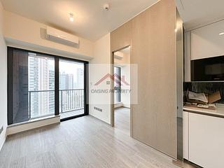Sai Ying Pun - The Queens 03