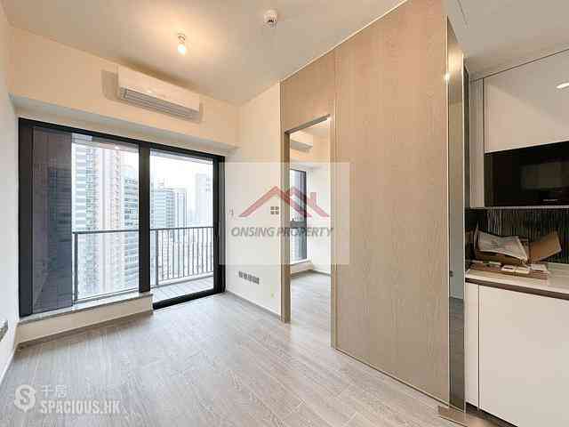 Sai Ying Pun - The Queens 03