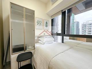 Sai Ying Pun - The Queens 05