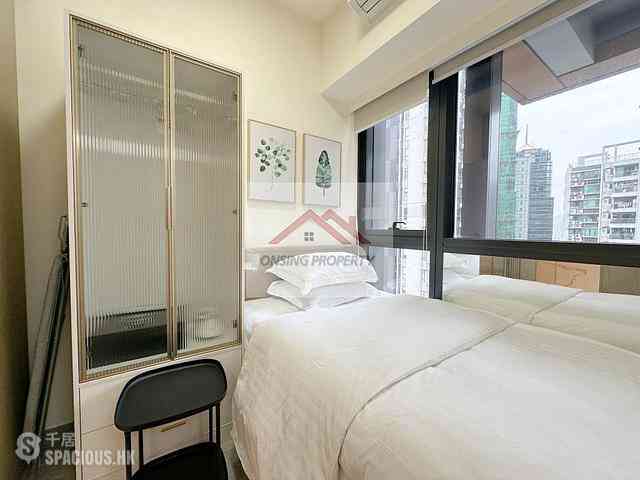 Sai Ying Pun - The Queens 05