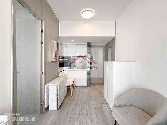 Sai Ying Pun - The Queens 03