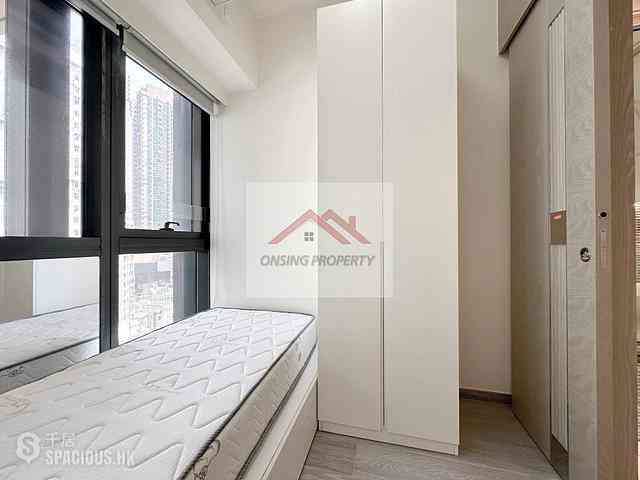 Sai Ying Pun - The Queens 06
