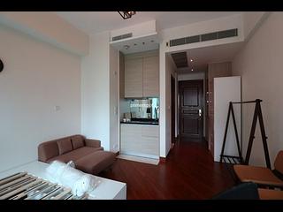 Wan Chai - The Avenue Phase 2 02