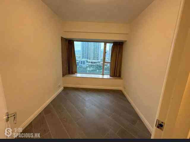 West Kowloon - The Waterfront Phase 1 Block 2 02