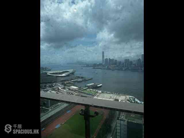 Wan Chai - The Gloucester 01