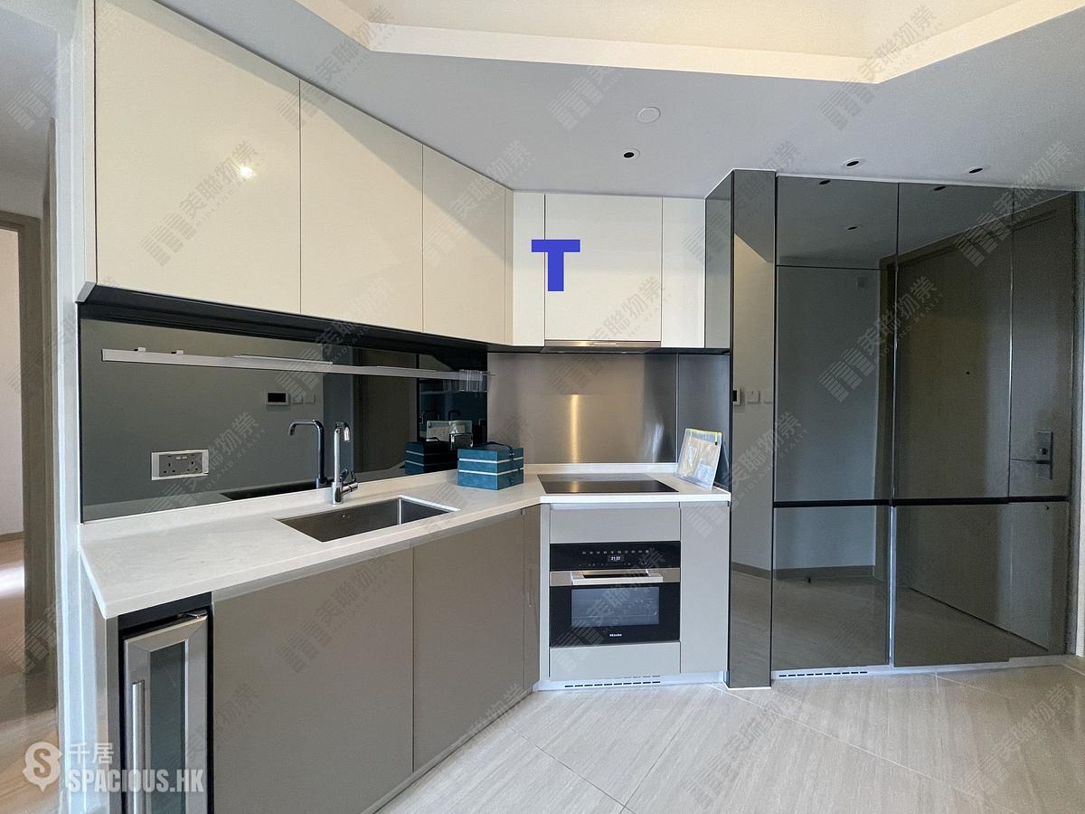 Wong Chuk Hang - The Southside Phase 1 Southland Tower 2A 01