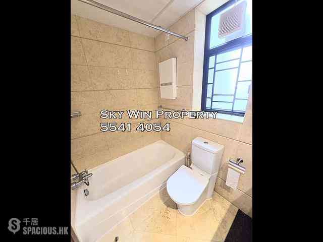 West Kowloon - The Arch 10