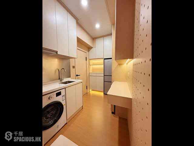 Mong Kok - Kin Wong Mansion 01
