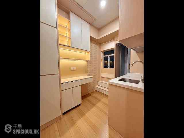Mong Kok - Kin Wong Mansion 02