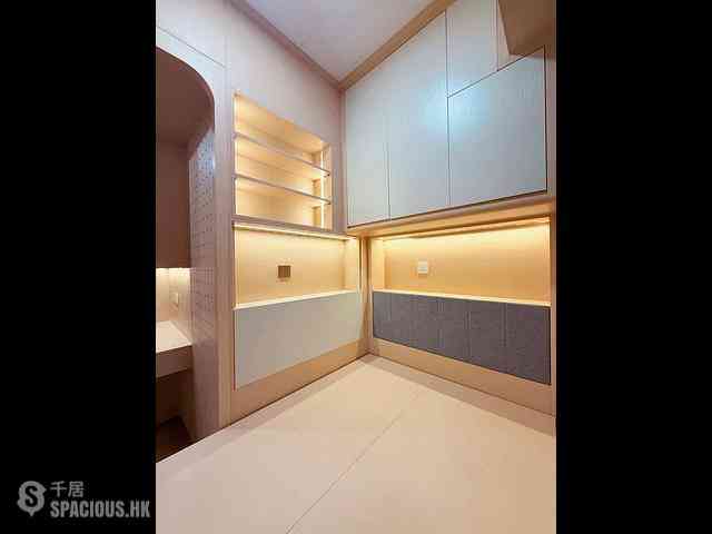 Mong Kok - Kin Wong Mansion 04
