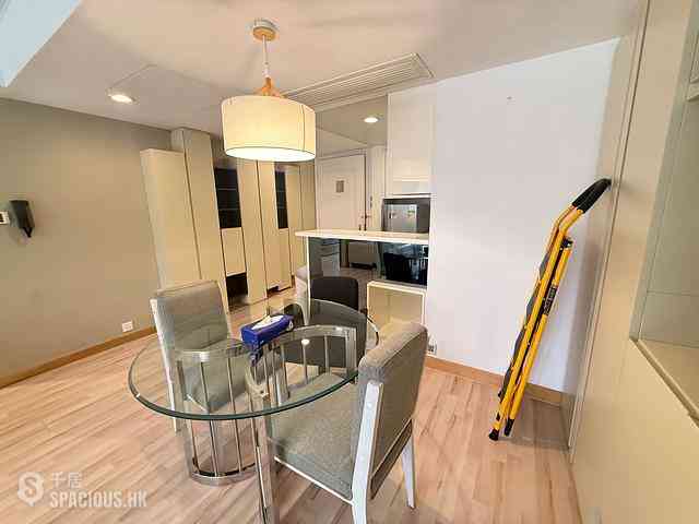 Wan Chai - Convention Plaza Apartments 03