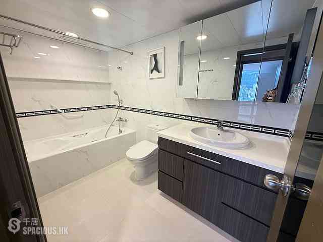 Wan Chai - Convention Plaza Apartments 05