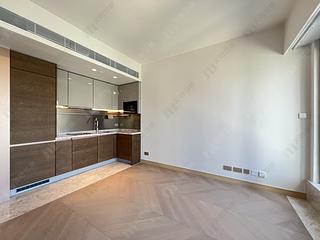 Mid Levels Central - 22A, Kennedy Road 02