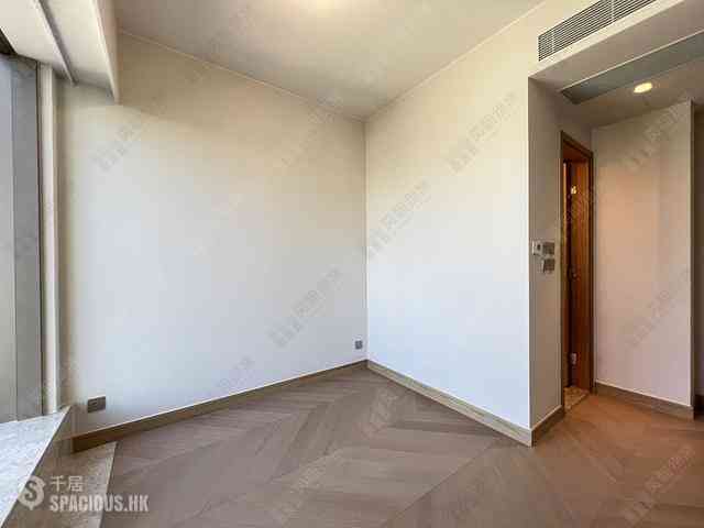 Mid Levels Central - 22A, Kennedy Road 04