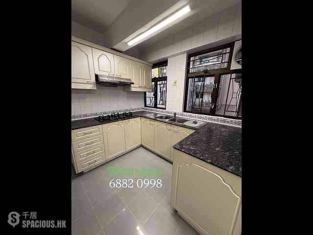 Mid Levels Central - Right Mansion 10