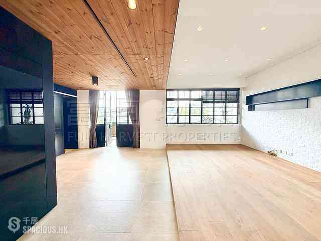 Happy Valley - Sanitarian Apartments 03