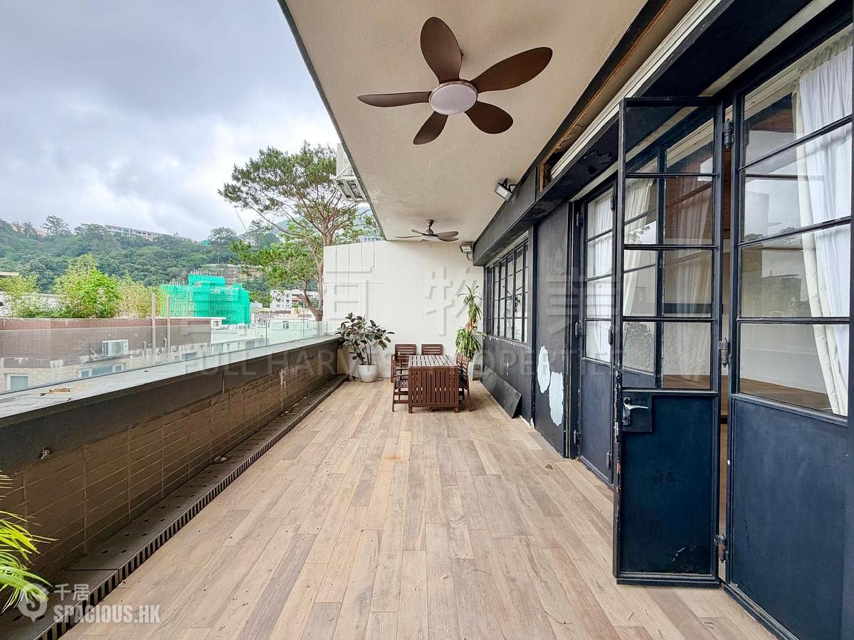Happy Valley - Sanitarian Apartments 01