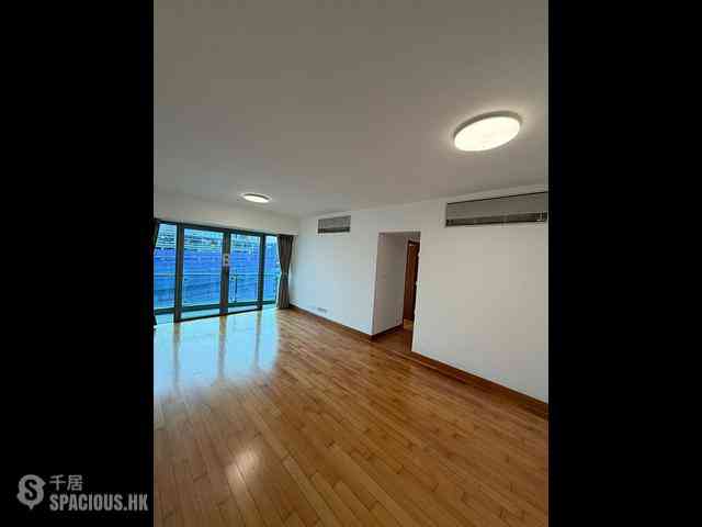 West Kowloon - The Harbourside Block 3 01