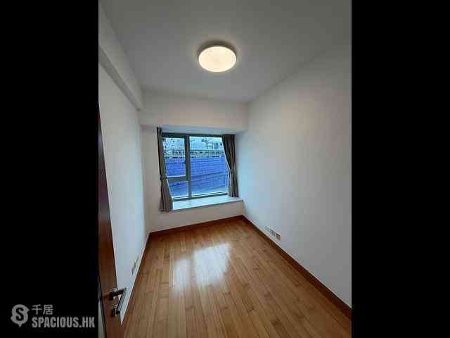 West Kowloon - The Harbourside Block 3 03