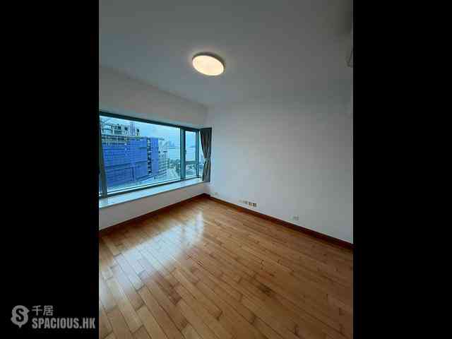 West Kowloon - The Harbourside Block 3 04