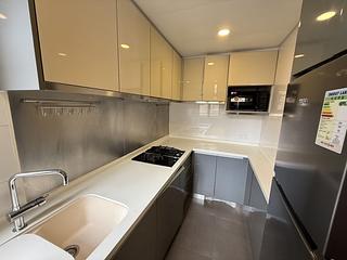 Sai Ying Pun - Island Crest 02