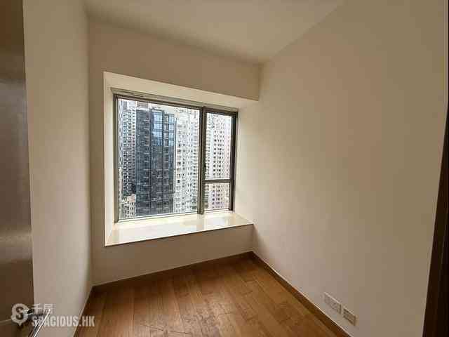 Sai Ying Pun - Island Crest 04