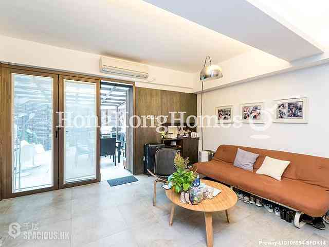 Sai Ying Pun - Golden Phoenix Court 01