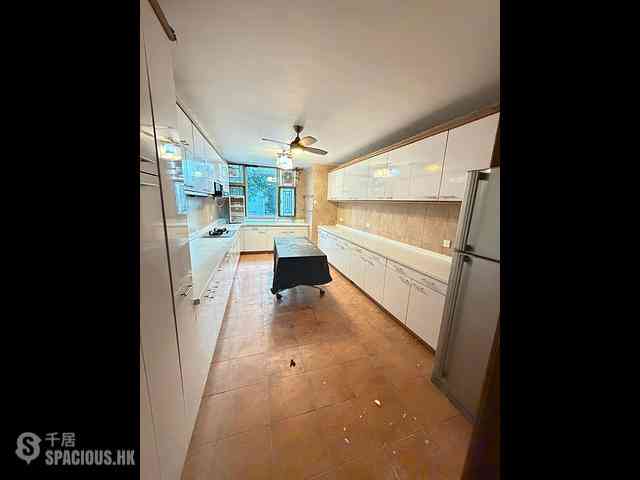 Kowloon Tong - La Salle Place 05