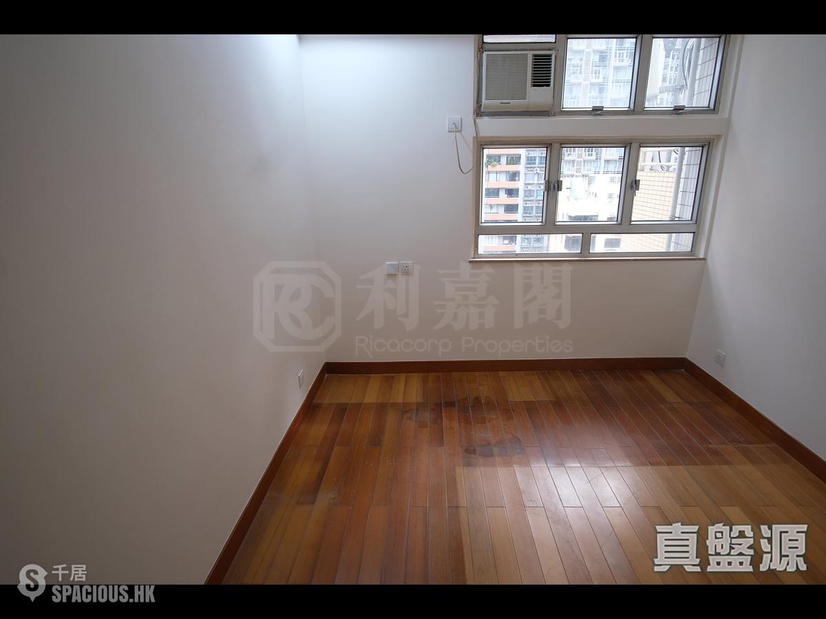 Mid Levels Central - Kings Court 01