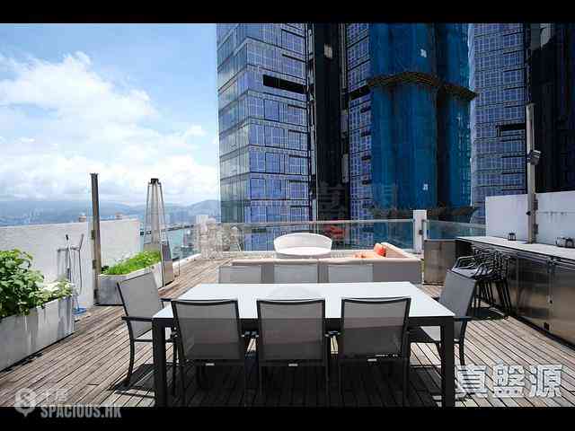 Mid Levels Central - Merry Court 03