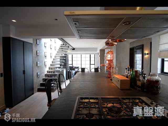 Mid Levels Central - Merry Court 04