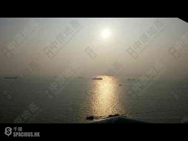 Pok Fu Lam - Villas Sorrento 01