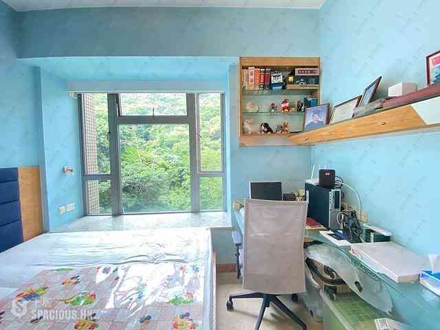 Pok Fu Lam - Villas Sorrento 03