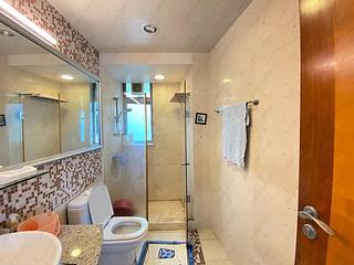Pok Fu Lam - Villas Sorrento 07