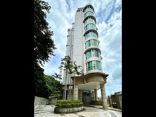 Pok Fu Lam - Villas Sorrento 09