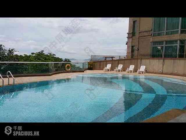 Pok Fu Lam - Villas Sorrento 16