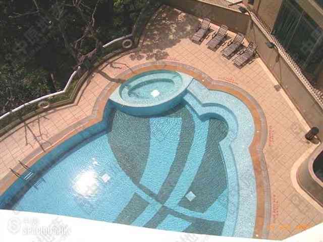 Pok Fu Lam - Villas Sorrento 17