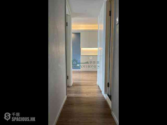 Sheung Wan - Queen's Terrace Block 3 04