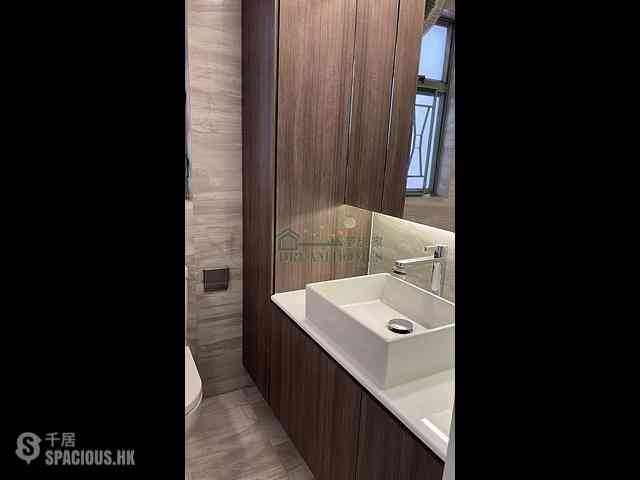 Sheung Wan - Queen's Terrace Block 3 07