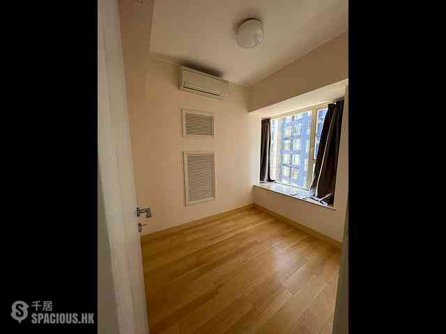 Soho - Centrestage 05