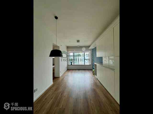 Sheung Wan - Queen's Terrace Block 3 01
