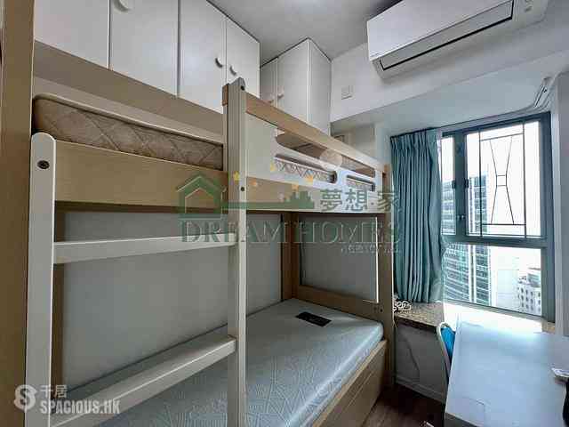 Sheung Wan - Queen's Terrace Block 3 07
