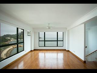 Stanley - Stanley Beach Villa 02