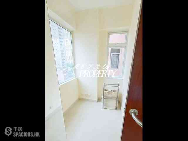 Sai Ying Pun - Golden Phoenix Court 02